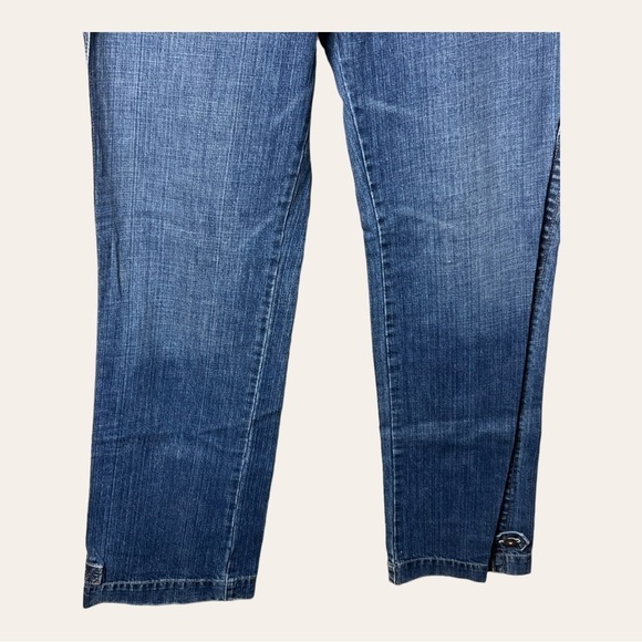 0846. MAURICES DENIM JEANS SIZE 9/10 MEDIUM‎ WASH IN COLOR - Picture 5 of 9